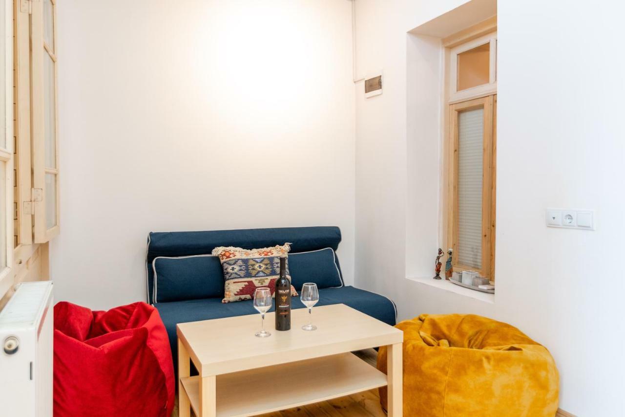 Nina' Cozy Apartment Tbilisi Exteriör bild